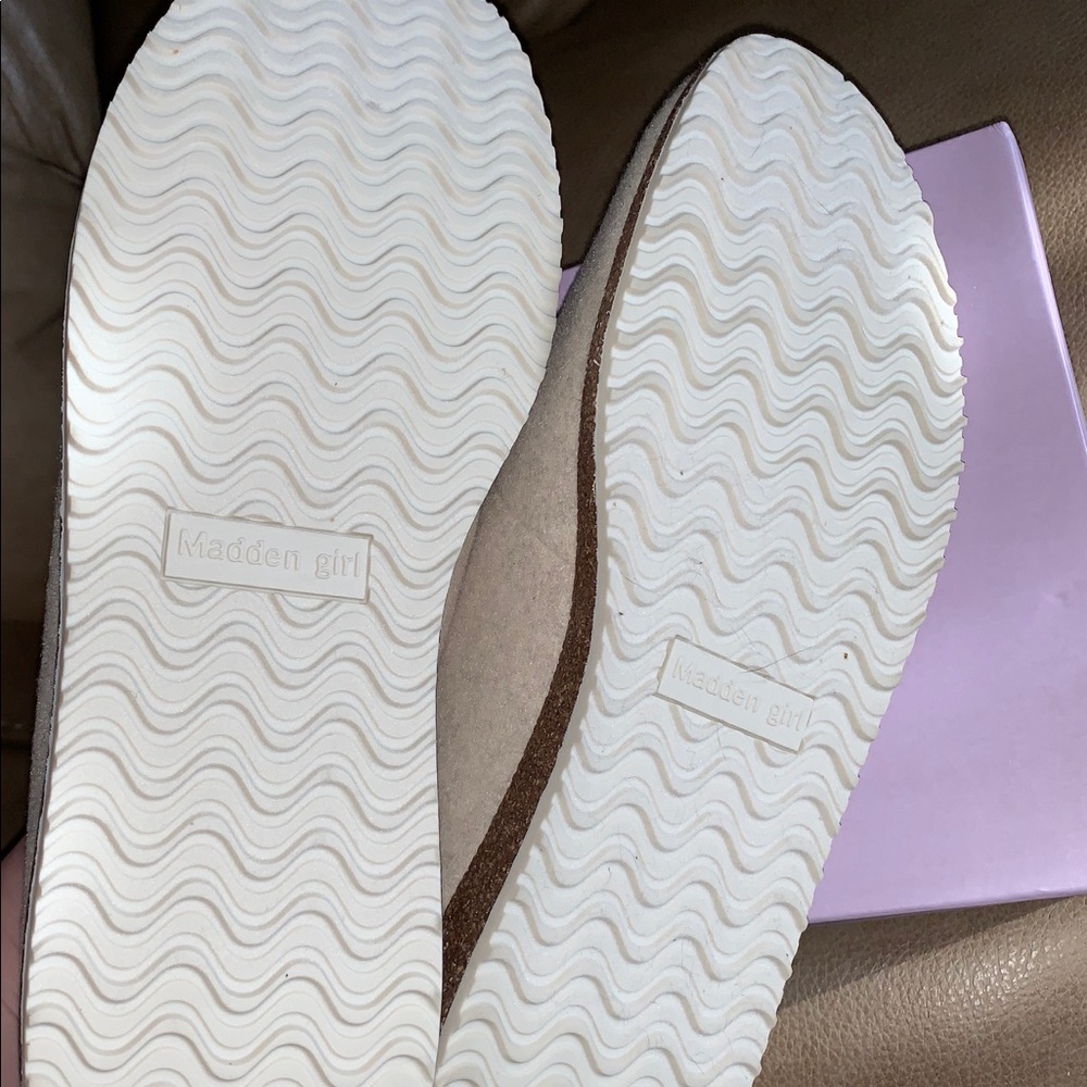 NIB Madden Girl Catch Sneakers - Picture 5 of 8
